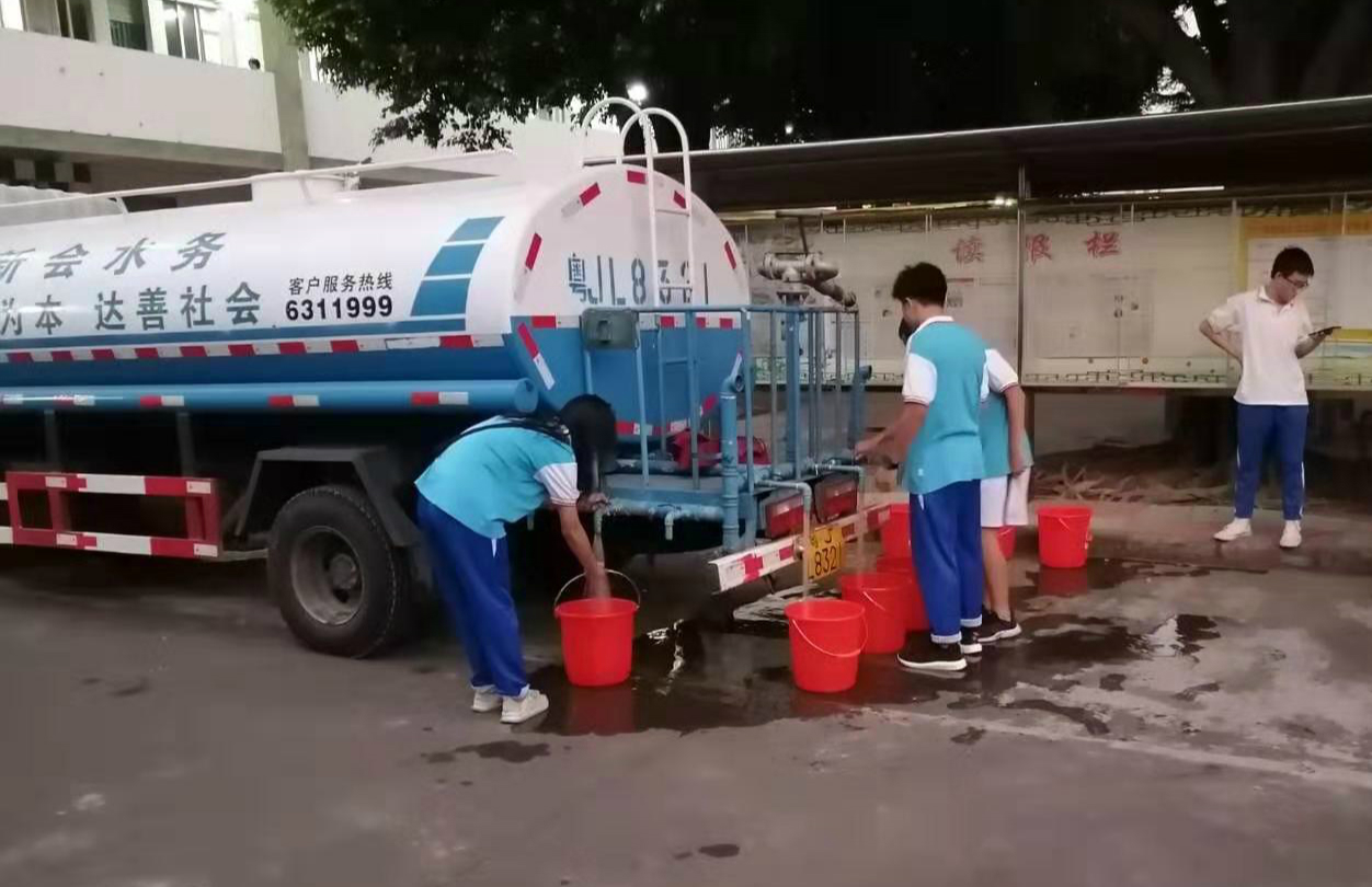 【供水抢修】急抢修 保供水图4.jpg